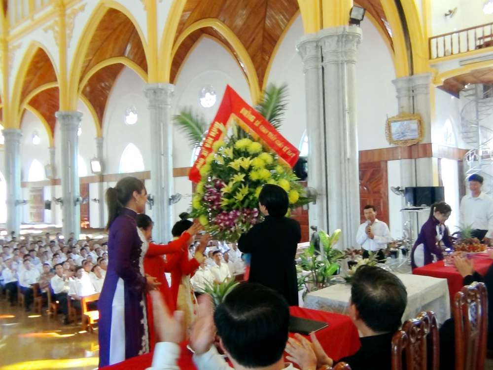 Giáo lý viên Hạt Văn Hạnh hội ngộ bên nhau nhân ngày lễ thánh Phê-rô Tự Bổn mạng