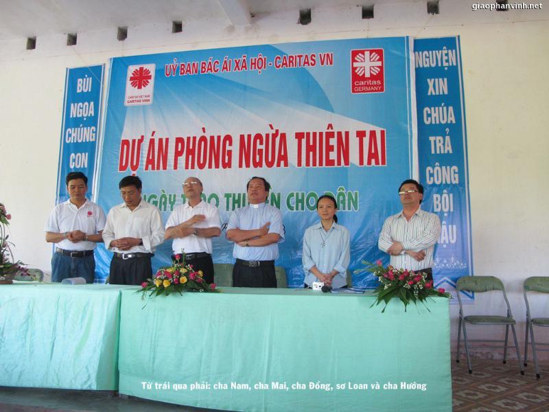 UB BAXH - Caritas Việt Nam: Ngày trao thuyền cho dân tại giáo xứ Bùi Ngọa và Trang Nứa