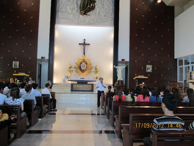 Cha Phaolô Nguyễn Đức Vinh thăm di dân tại Thái Lan