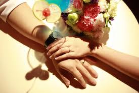 Hoãn đám cưới để tìm nhẫn