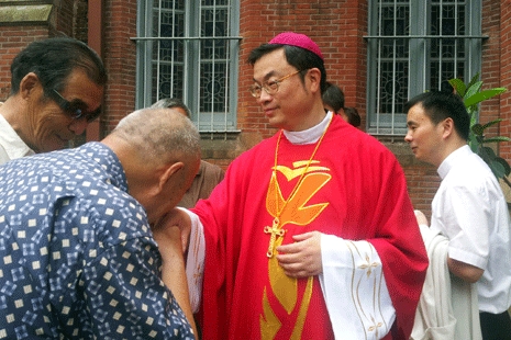 Linh mục và nữ tu ở Thượng Hải bị bắt đi "cải tạo"