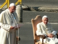 Đức nguyên giáo hoàng Bênêđictô XVI tham dự lễ làm phép tượng Thánh Micae tại Vườn Vatican