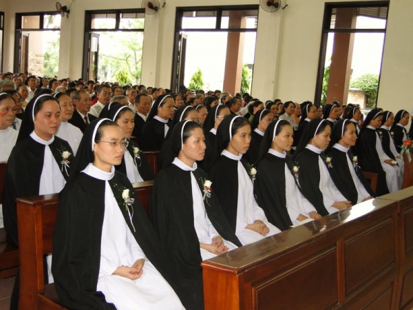 Tìm hiểu các dòng tu - P2. Những con em muốn theo đường dâng hiến
