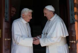 ĐTC Phanxicô đón vị Tiền Nhiệm trở về Vatican