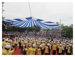 Đại hội Giới trẻ Giáo phận Vinh: “Sợi chỉ vàng” Đức tin đan kết mọi người nên một!