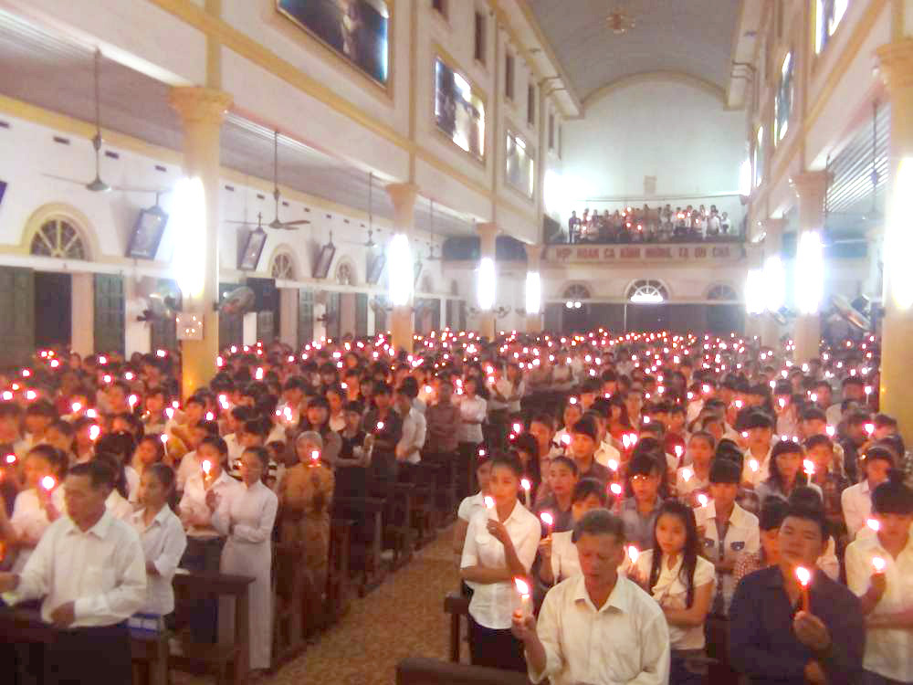 Giờ cầu nguyện tại Gx Trung Nghĩa