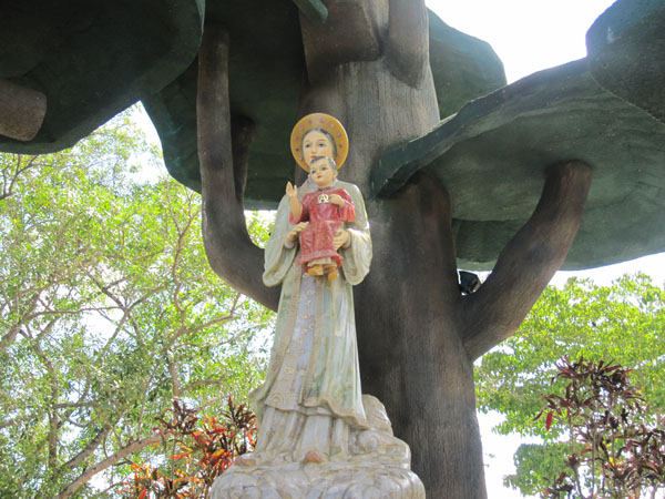 Nữ Vương truyền phép Rất Thánh Mân Côi - Cầu cho chúng con