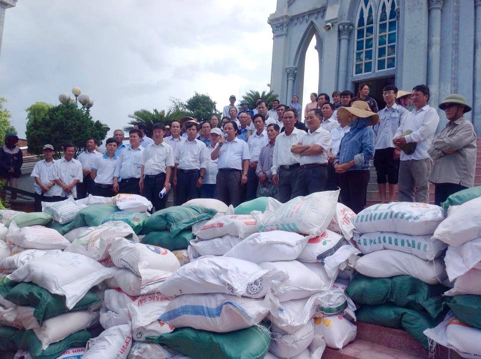 Làm từ thiện