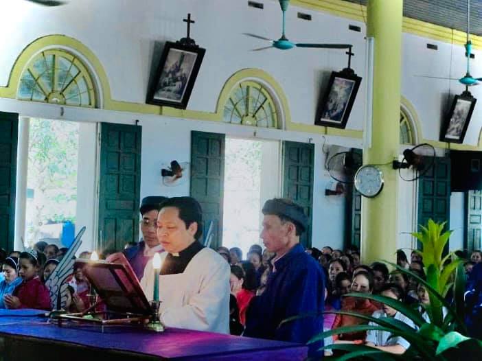 Hình ảnh ngắm Tuần Thánh tại Giáo xứ Trung Nghĩa